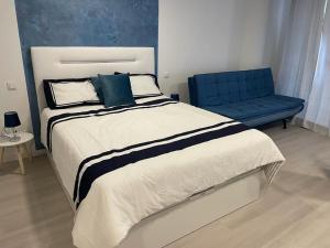 Center Marina view Blue Studio