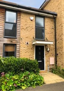 Luxury city spacious house with Garden & Parking - Cambridge Homehost - Histon