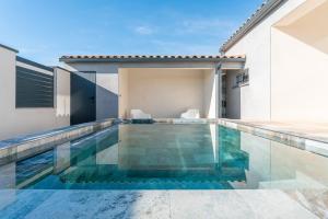 Maisons de vacances Villa avec piscine exterieur : photos des chambres