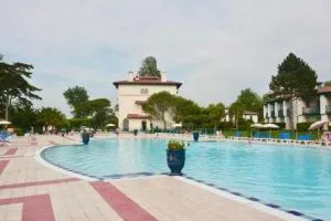 Apartment T2 - area with pool and activities - 乌瑞基尼