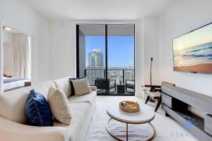 1 BR - City Views Gym & Pool