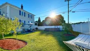 Canal Retreat with Easy Cape Access with Seasonal Pool - بورن