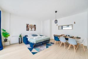 Stylish 3 bdr & Garden Oasis on the Edge of Paris