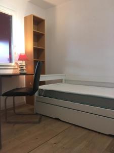 Chambre plus Canapé Chez lHabitant, 300M Plage et Centre du village
