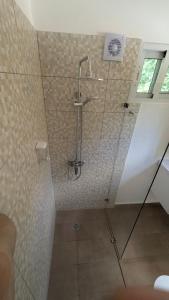 Spacious Apartment w Pool