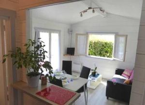 Campings Camping - Piscine - ccaggic : photos des chambres