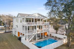 8-bedroom, 8-bathroom with Elevator & Heated Pool