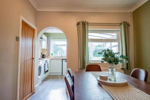 Host & Stay - Mayfield House