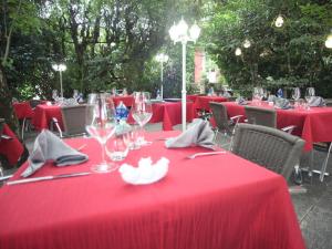Hotels RELAIS DU TAURION : photos des chambres