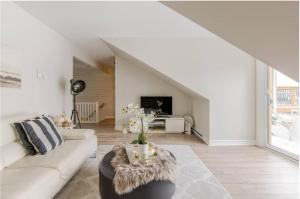 Luxury Heritage Escape with Spectacular Tay Basin View