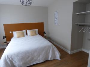 Lalberome Appartement Golden Cholet centre Parking prive Wifi