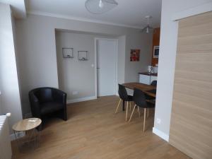 Lalberome Appartement Golden Cholet centre Parking prive Wifi