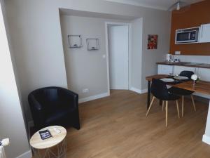 Lalberome Appartement Golden Cholet centre Parking prive Wifi