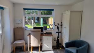 Sittingbourne 1 bed self-contained annex, with parking