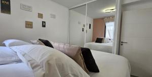 Appartements Magnifique T3 Central & Haut Standing -TERRA D-ORU : photos des chambres