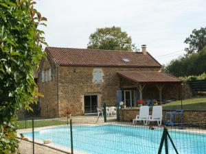 Spacious Holiday Home in Besse with Swimming Pool