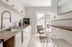 European Style Open Concept Oasis on the Tay River Basin