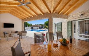 Cozy Home In Dubrava Kod Sibenika