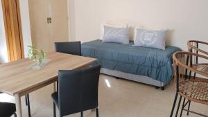 Apartment meters from the sea