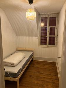 Old Rustic Swiss Mansarde 60m2 Center Burgdorf Parking Small Bath