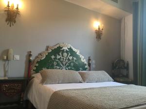 Hotels Hotel des Templiers : photos des chambres