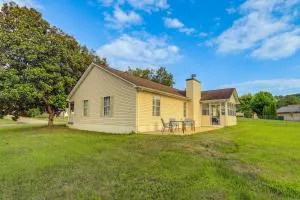 Knoxville Home with Sunroom about 9 Mi to Downtown! - Heiskell