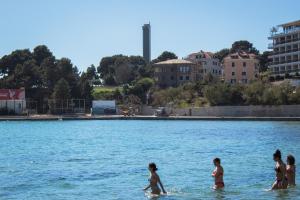 Monfrina 2, stylish Old Town studio apt near beach