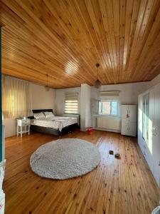 Detached House with Garden in Denizli Center