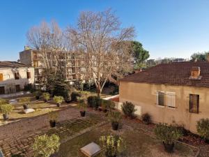 KO T2 avec grand balcon filant, Wifi, Clim à 4 min Remparts