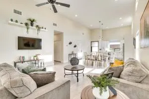 Newly Updated Peoria Home Large Fenced Yard! - 皮奥里亚