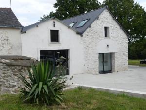 Jolie longère près Canal Nantes-Brest Pétanque
