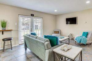 5 Mi to Fort Worth Stockyards Home with Yard!