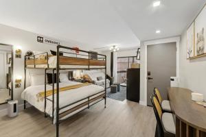 Ski-InOut Mountain Bunker: Luxury Studio Sleeps 6