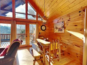 Smoky Bear Hideaway