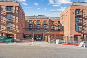 Ski-InOut Mountain Bunker: Luxury Studio Sleeps 6