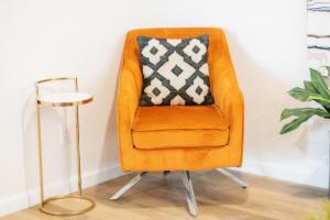 Big Family House w Theater Pool table