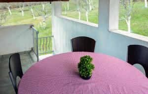 Cozy Apartment In Srb With Wifi