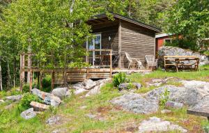 2 Bedroom Cozy Home In Uddevalla