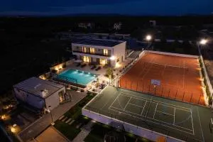 Villa Freedom with heated pool and tennis court - Gaćelezi