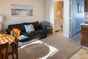 Unit 117 for Poolside Fun - Ogunquit