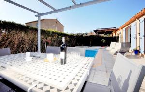 Maisons de vacances Nice Home In Lezignan-Corbieres : photos des chambres