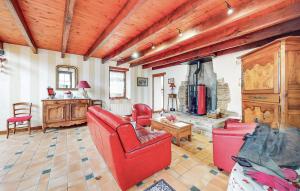 Cozy Home In Saint Lyphard With Wifi