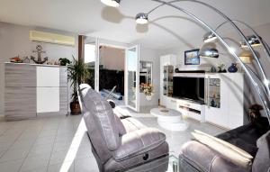 Nice Home In Lézignan-Corbières