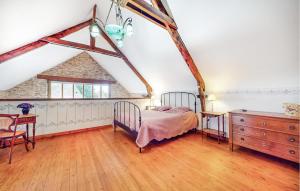 Maisons de vacances Cozy Home In Saint Lyphard With Wifi : photos des chambres