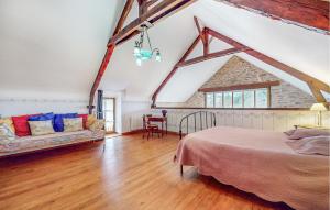 Maisons de vacances Cozy Home In Saint Lyphard With Wifi : photos des chambres