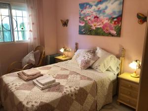 Bonito apartamento con jardín, piscina y aparcamiento gratuito