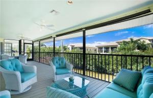 Green Turtle Boathouse HOT TUB view of the canal