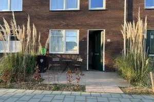 The green house in Spijk - 弗拉尔丁恩