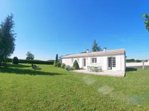 Maison avec grand jardin - Chadenac