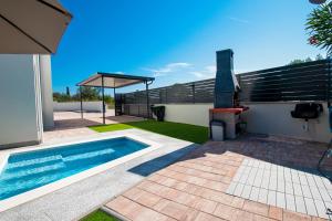 Apartment Rose with a pool in Medulin